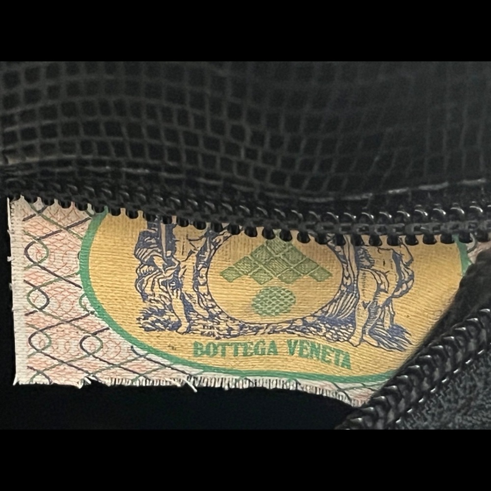 Bottega Veneta Vintage Black Lizard-Embossed Leather Tote - Picture 7 of 10
